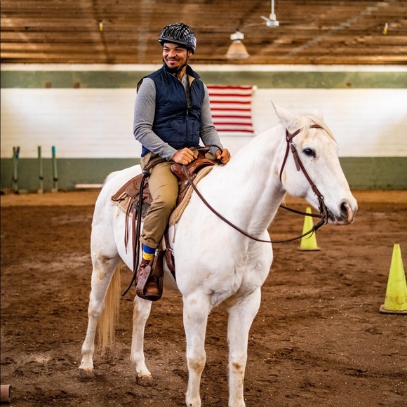 Meet Your Posher, Demitris - Picture 3 of 11